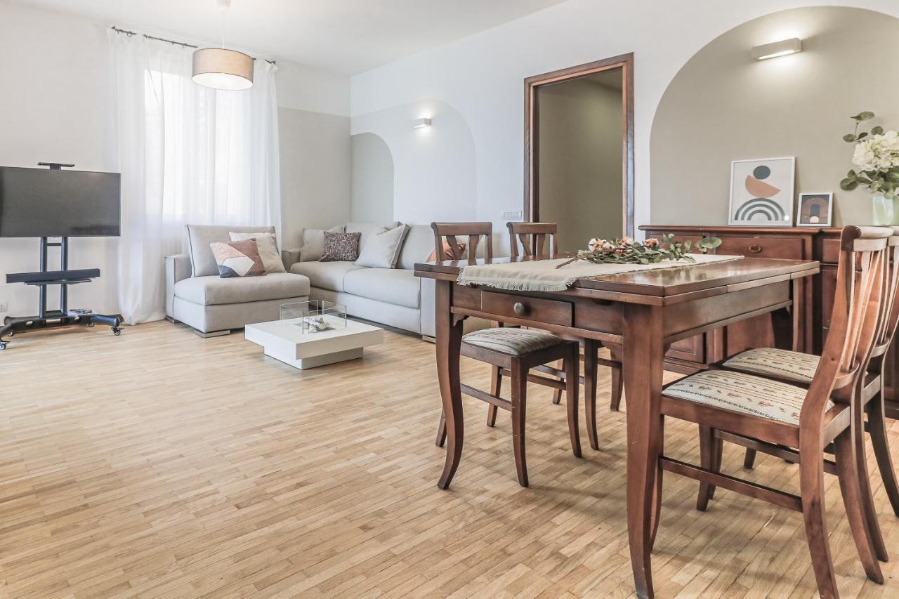 Stunning View Lakeside Apartment - Larihome A11 Gravedona Exterior photo