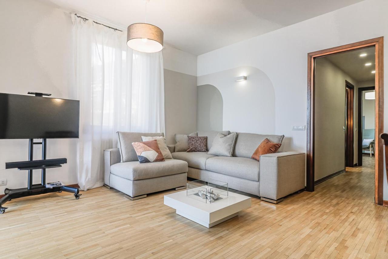 Stunning View Lakeside Apartment - Larihome A11 Gravedona Exterior photo