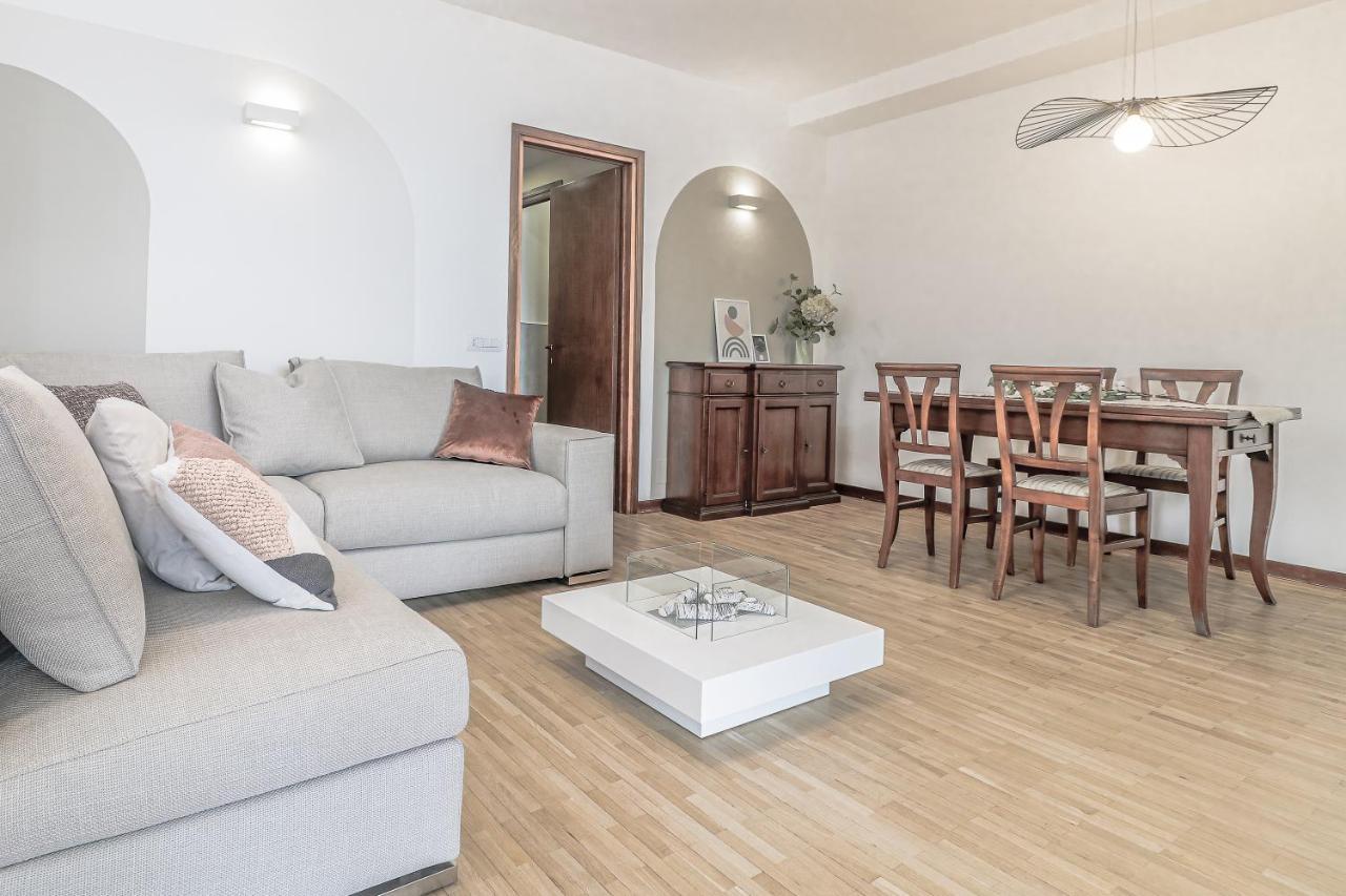 Stunning View Lakeside Apartment - Larihome A11 Gravedona Exterior photo